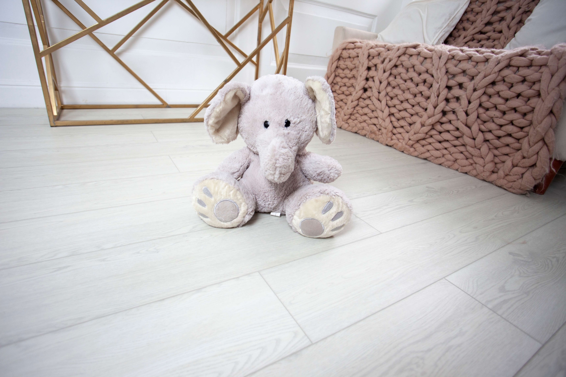 Усовершенствованная кварц-виниловая плитка «Damy Floor» Дуб Светлый (1227*187*2,5 мм) — купить в Екатеринбурге